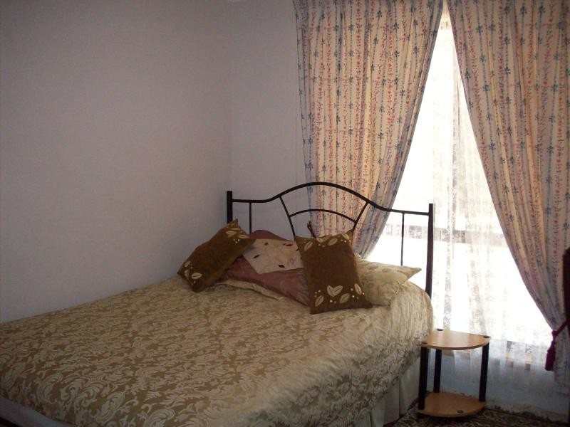 21 Barton Drive, Trott Park SA 5158