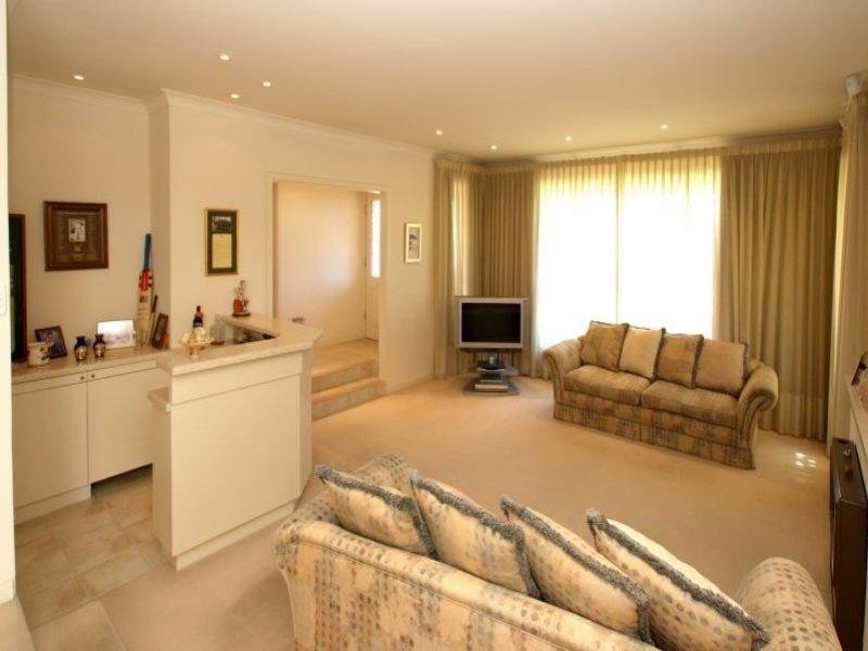 6 Thermopylae Crescent, Hallett Cove SA 5158