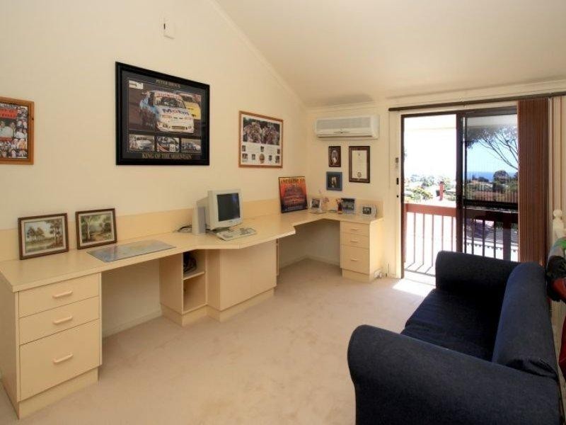 6 Thermopylae Crescent, Hallett Cove SA 5158