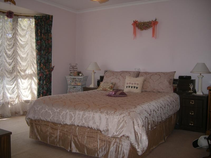 36 Barton Drive, Trott Park SA 5158