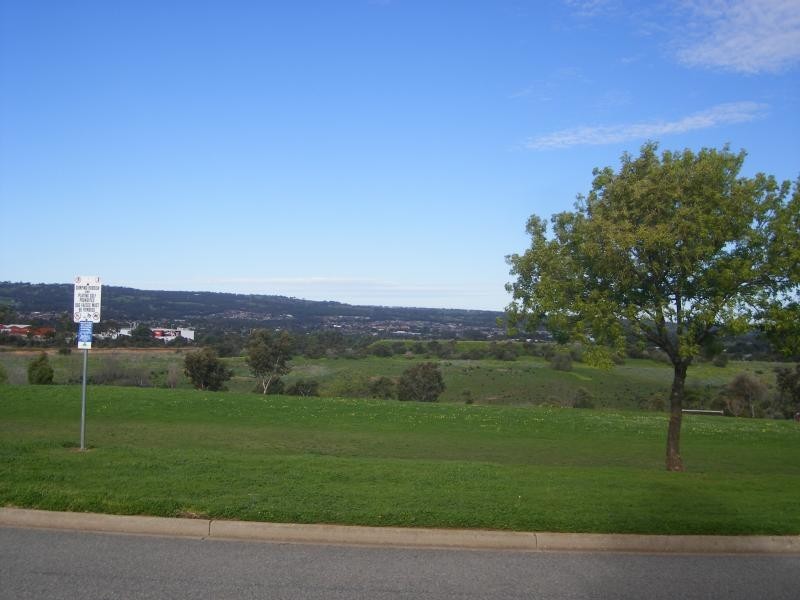 29 Barton Drive, Trott Park SA 5158