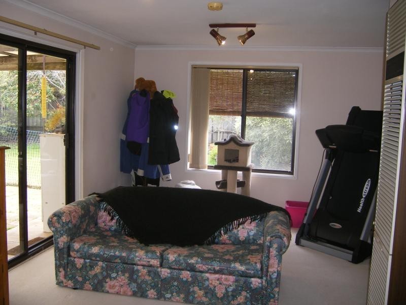 29 Barton Drive, Trott Park SA 5158