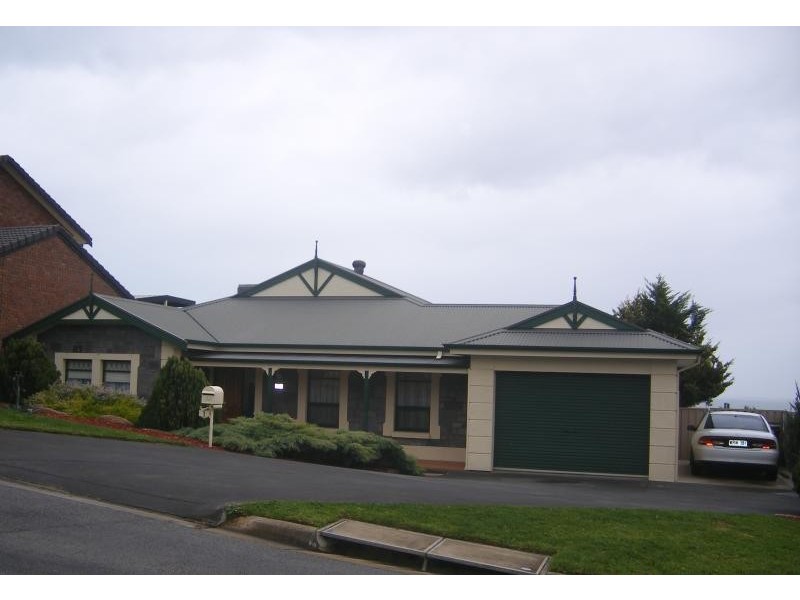 1 Petrel Close, Hallett Cove SA 5158