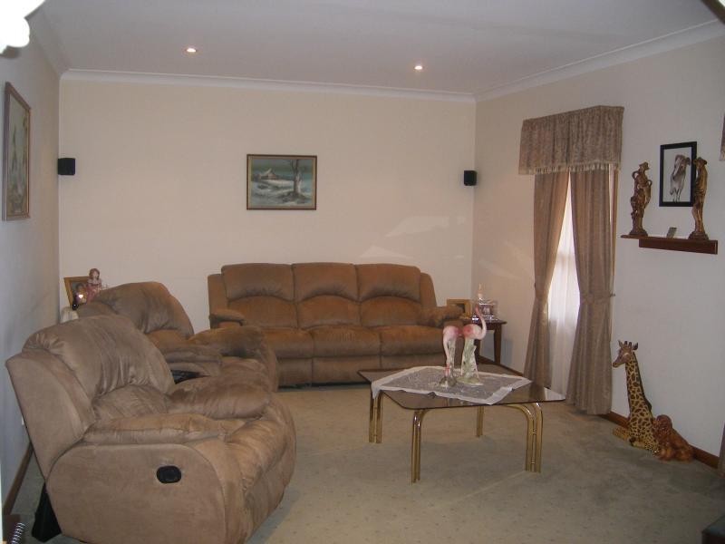 1 Petrel Close, Hallett Cove SA 5158