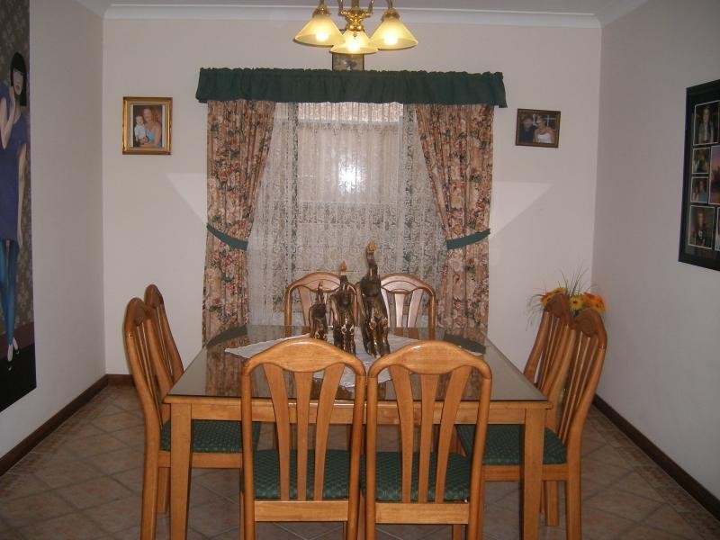 1 Petrel Close, Hallett Cove SA 5158