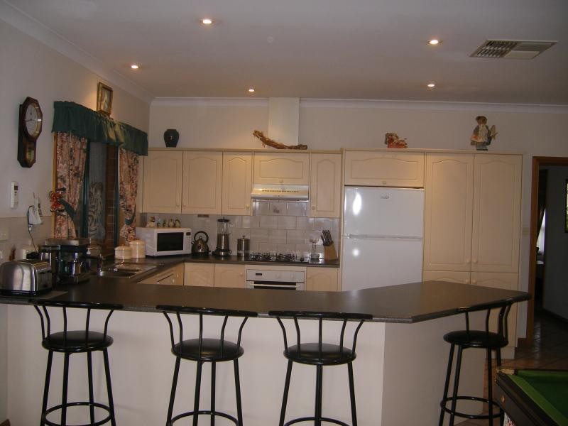 1 Petrel Close, Hallett Cove SA 5158