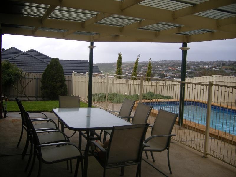 1 Petrel Close, Hallett Cove SA 5158
