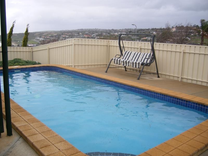1 Petrel Close, Hallett Cove SA 5158