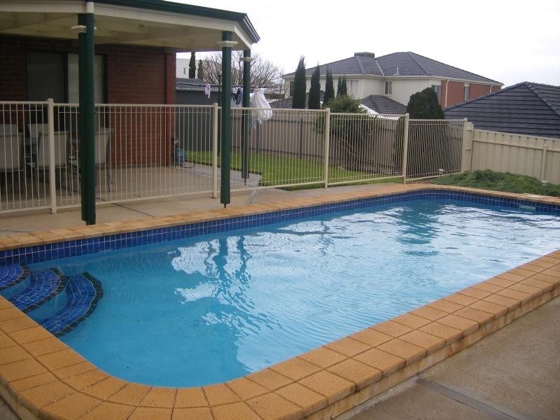 1 Petrel Close, Hallett Cove SA 5158