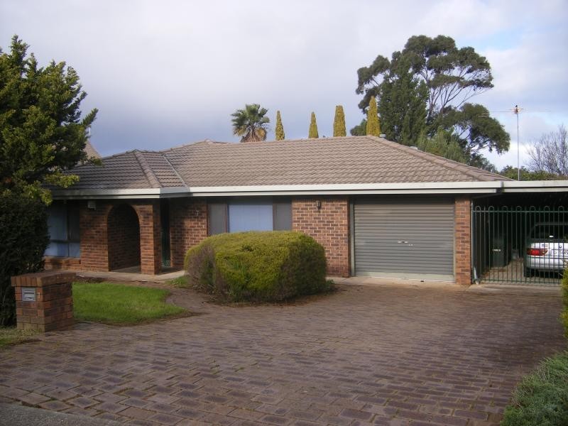 7 Coringle Crescent, Hallett Cove SA 5158