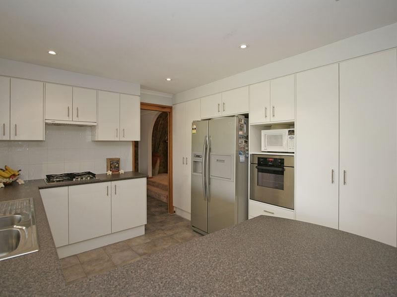 11 Chalani Cresent, Hallett Cove SA 5158