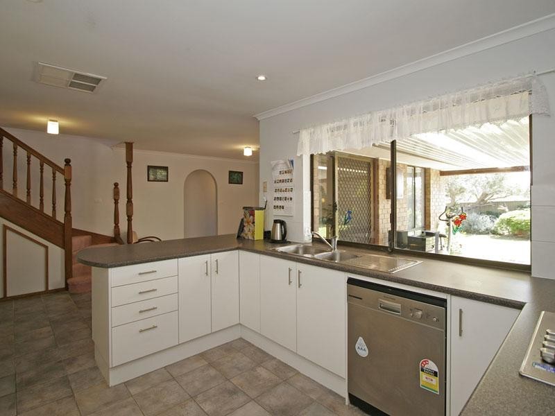 11 Chalani Cresent, Hallett Cove SA 5158