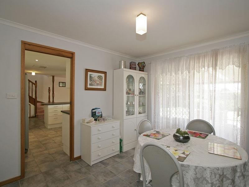 11 Chalani Cresent, Hallett Cove SA 5158