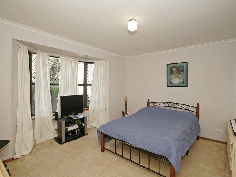 11 Chalani Cresent, Hallett Cove SA 5158