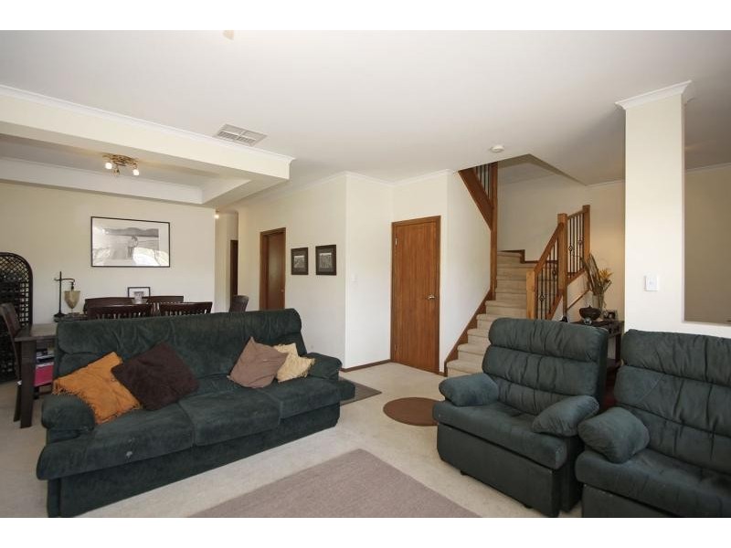 38 Elizabeth Crescent, Hallett Cove SA 5158