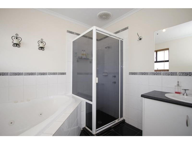 38 Elizabeth Crescent, Hallett Cove SA 5158