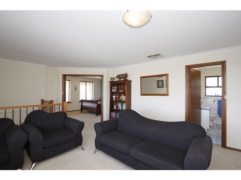 38 Elizabeth Crescent, Hallett Cove SA 5158