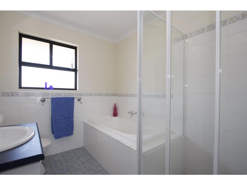 38 Elizabeth Crescent, Hallett Cove SA 5158