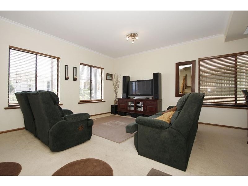 38 Elizabeth Crescent, Hallett Cove SA 5158