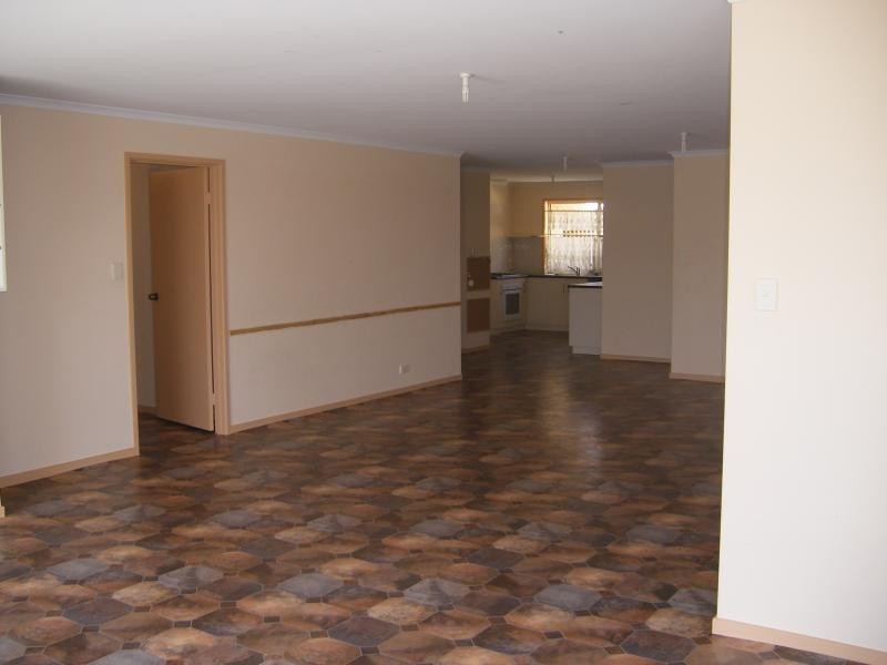 24 Eloise Avenue, Hallett Cove SA 5158