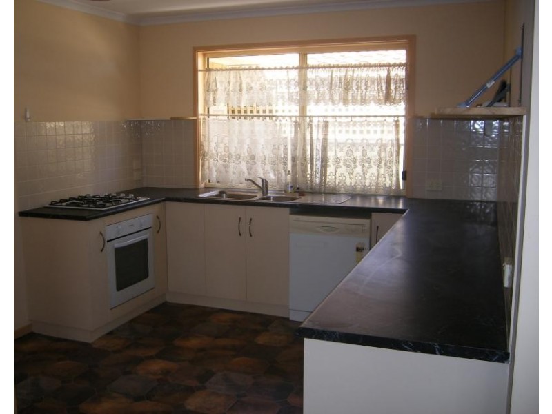 24 Eloise Avenue, Hallett Cove SA 5158