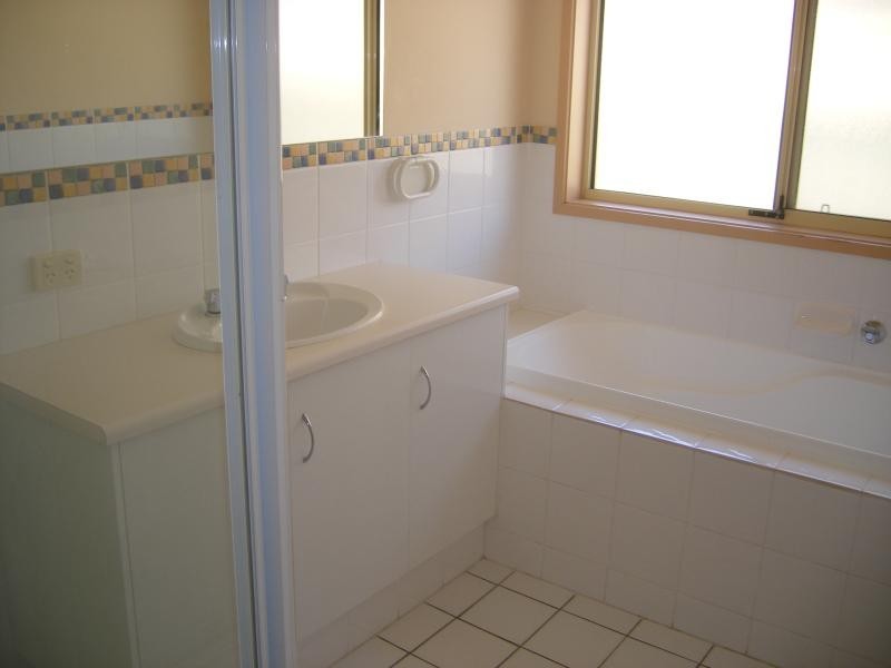 24 Eloise Avenue, Hallett Cove SA 5158