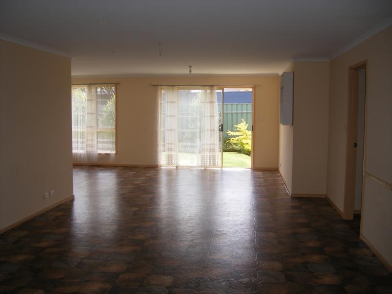 24 Eloise Avenue, Hallett Cove SA 5158