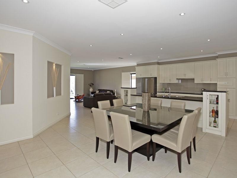 47 Freebairn Drive, Hallett Cove SA 5158