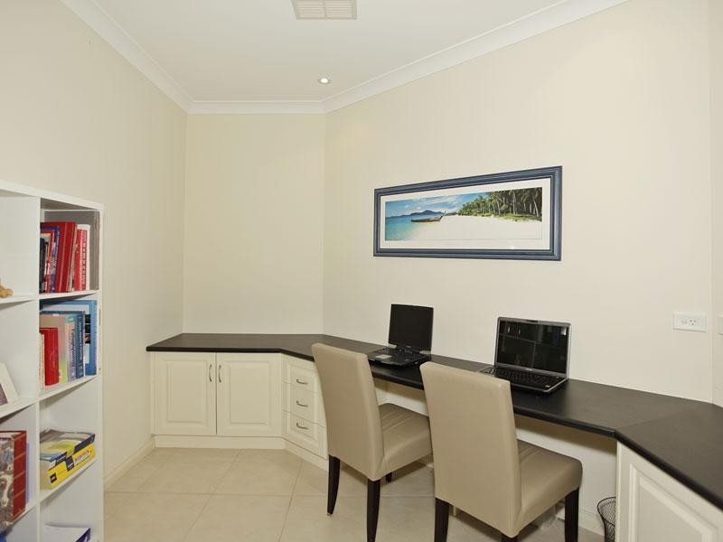 47 Freebairn Drive, Hallett Cove SA 5158