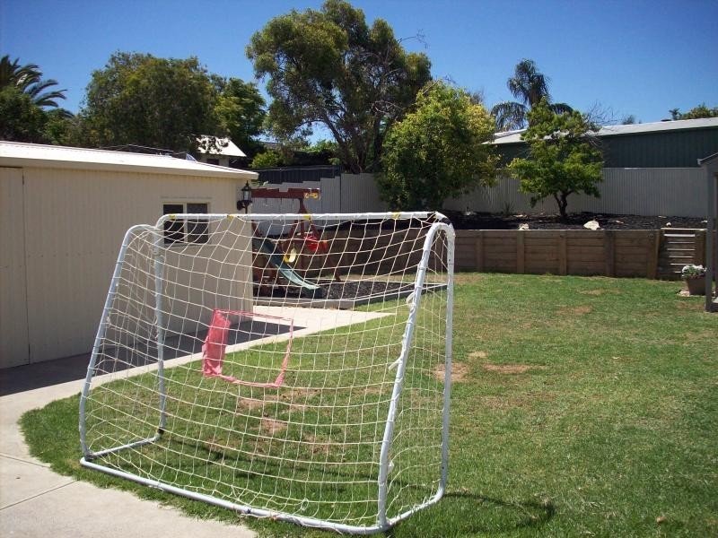 12 French Crescent, Trott Park SA 5158