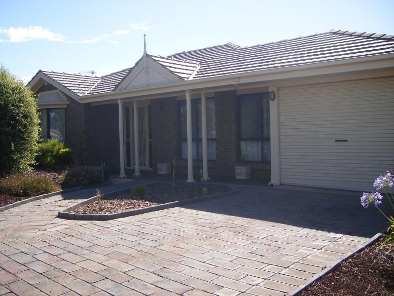 25 Lyons Circuit, Trott Park SA 5158