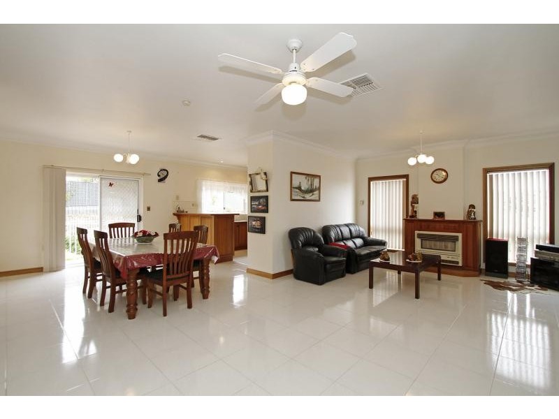 7 Luderitz Close, Hallett Cove SA 5158