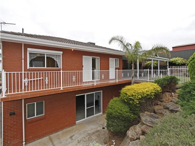 7 Luderitz Close, Hallett Cove SA 5158