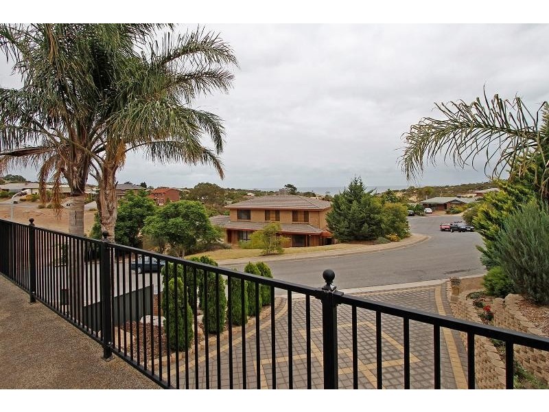 7 Luderitz Close, Hallett Cove SA 5158