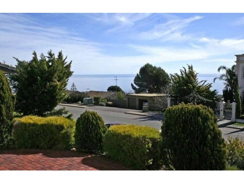 154 Perry Barr Road, Hallett Cove SA 5158