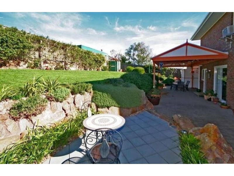 154 Perry Barr Road, Hallett Cove SA 5158