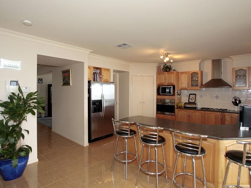 17 Balboa Drive, Hallett Cove SA 5158