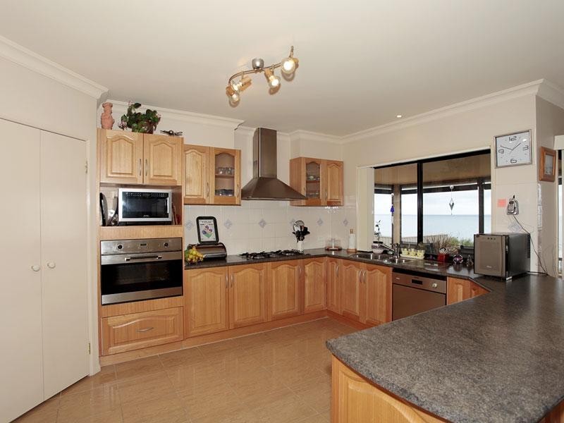 17 Balboa Drive, Hallett Cove SA 5158