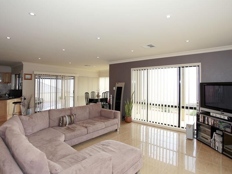 17 Balboa Drive, Hallett Cove SA 5158