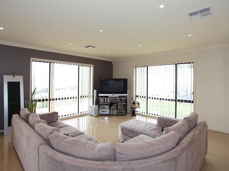 17 Balboa Drive, Hallett Cove SA 5158