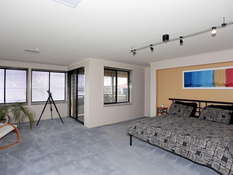 17 Balboa Drive, Hallett Cove SA 5158