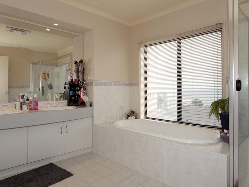 17 Balboa Drive, Hallett Cove SA 5158