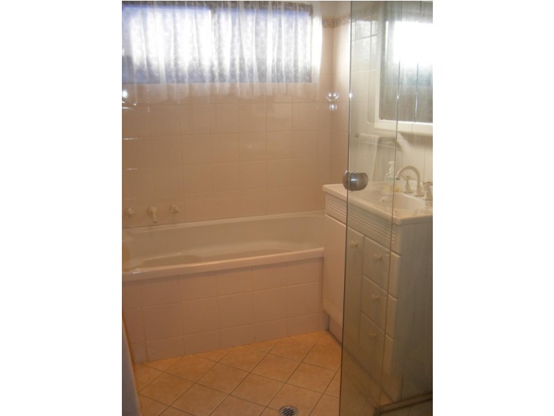 19 Heather Road, Happy Valley SA 5159