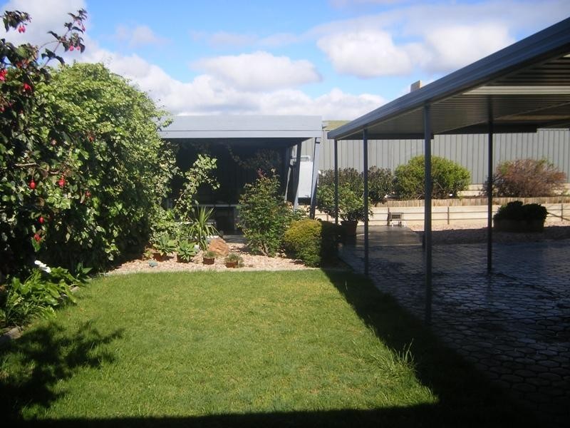 16 Antonia Circuit, Hallett Cove SA 5158