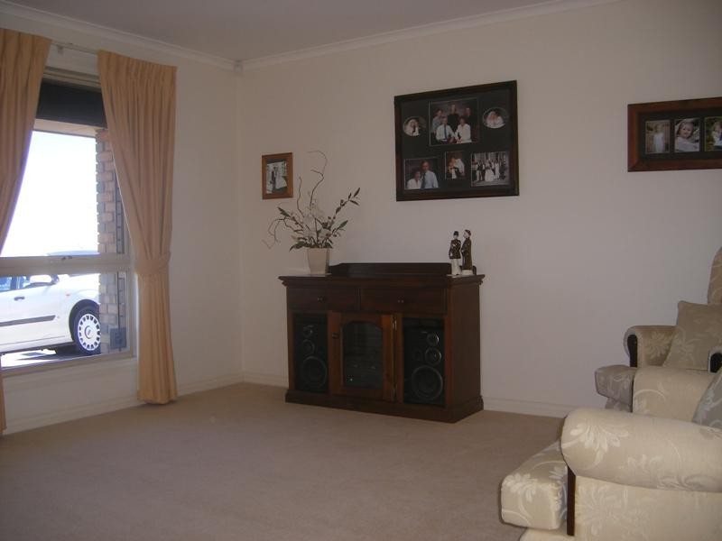 4 Annabelle Drive, Hallett Cove SA 5158
