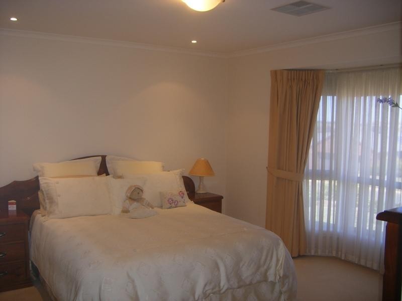 4 Annabelle Drive, Hallett Cove SA 5158