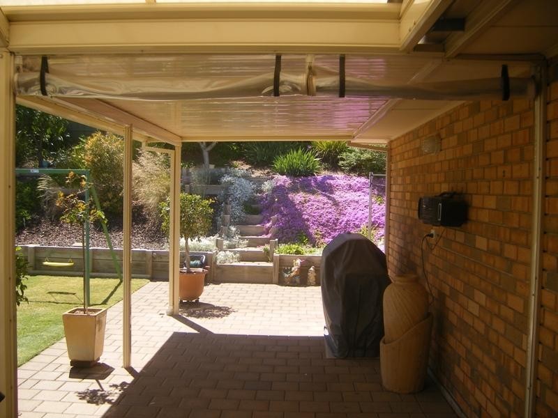 4 Annabelle Drive, Hallett Cove SA 5158