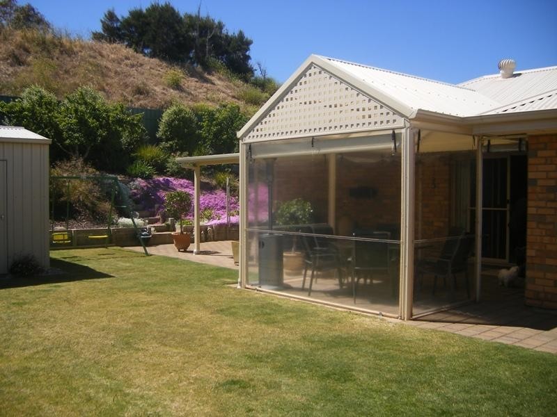 4 Annabelle Drive, Hallett Cove SA 5158