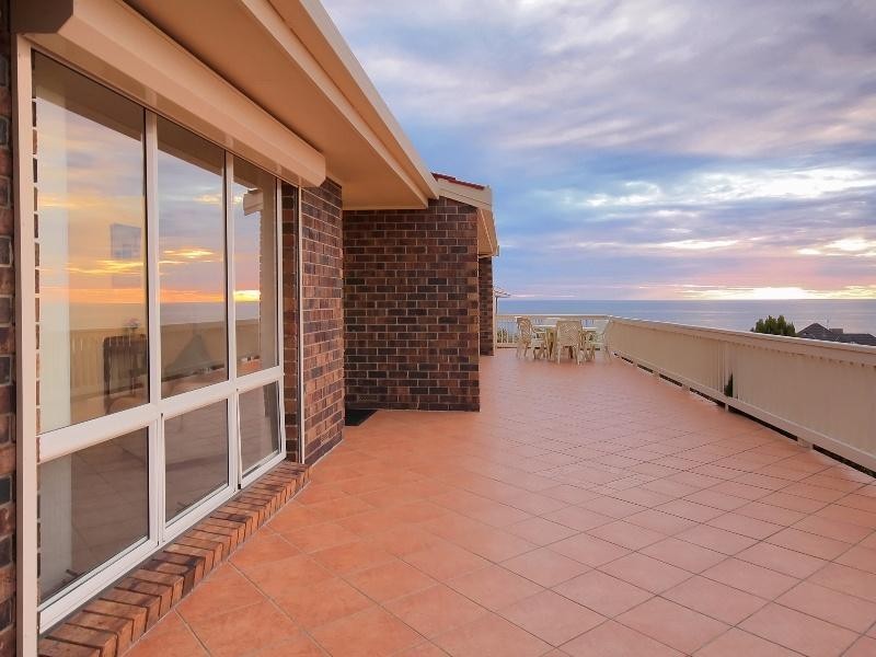 13 Dutchman Drive, Hallett Cove SA 5158