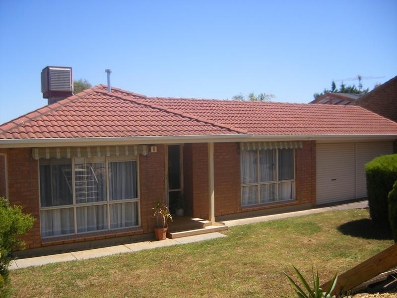 22 Doulton Drive, Trott Park SA 5158